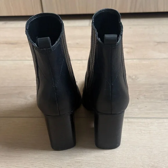 Marc Fisher Elegant Black Ankle Boots - Picture 3 of 9